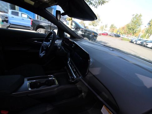 Certified 2026 Chevrolet Equinox EV LT FWD image 18