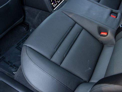 Certified 2023 Porsche Panamera Platinum Edition image 41