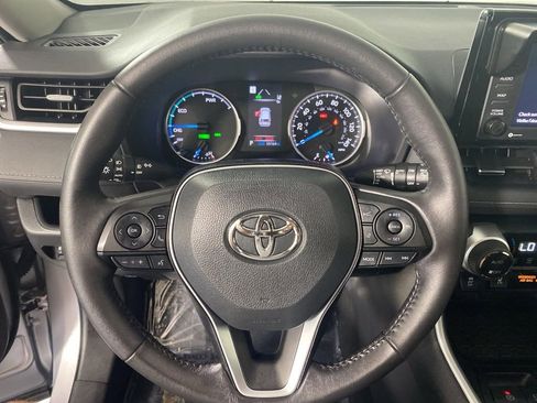 Used 2022 Toyota RAV4 XLE Premium AWD/4WD image 15