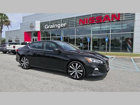 Used 2021 Nissan Altima 2.5 SR w/ SR Premium Package FWD image 17