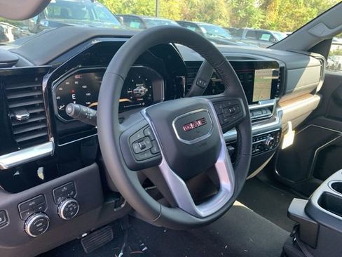 New 2026 GMC Sierra 1500 Elevation image 14