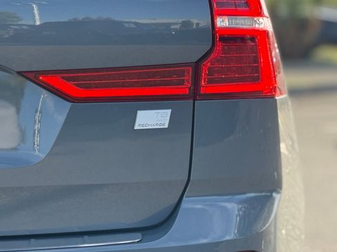 Used 2023 Volvo XC60 T8 Ultimate image 14