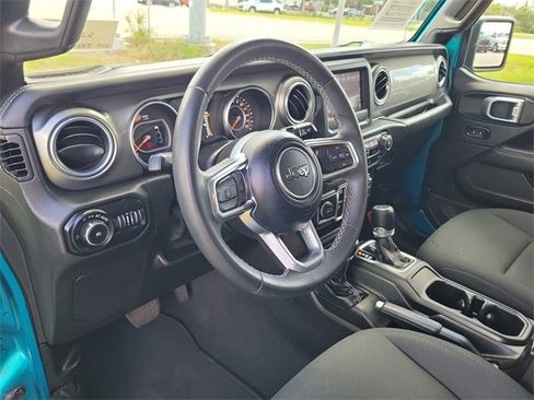 Used 2019 Jeep Wrangler Unlimited Sahara image 16