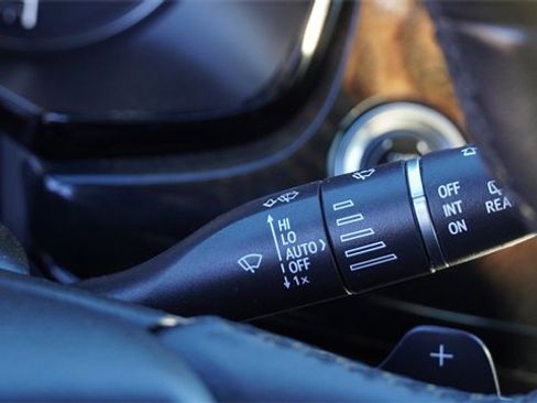 Used 2020 Cadillac XT6 Premium Luxury image 33