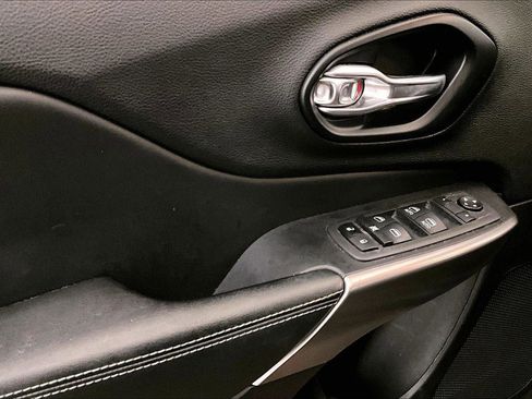 Used 2021 Jeep Cherokee Latitude Lux w/ Sun & Sound Group image 23