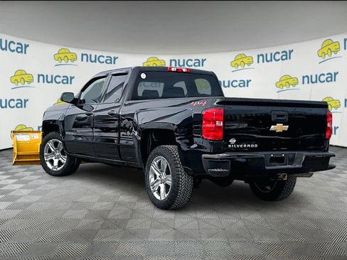 Used 2018 Chevrolet Silverado 1500 Custom w/ Custom Value Package image 4