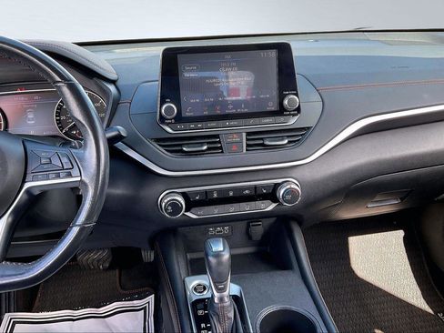 Certified 2022 Nissan Altima 2.5 SR w/ Midnight Edition Package image 7