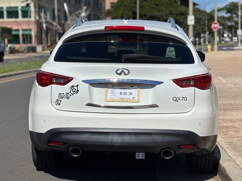 Used 2015 INFINITI QX70 AWD w/ Premium Package image 4