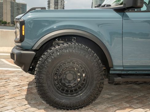 Used 2023 Ford Bronco 4-Door AWD/4WD image 17