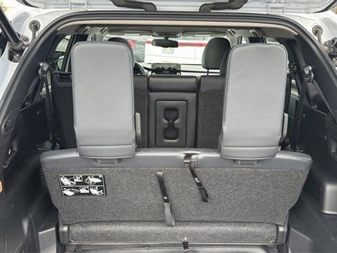 Used 2024 Mitsubishi Outlander 4WD Plug-In Hybrid image 10