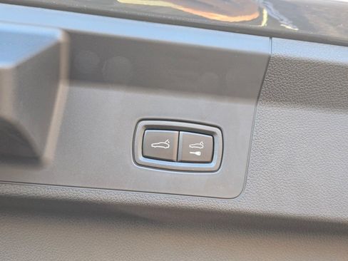 Used 2025 Porsche Panamera 4 image 17
