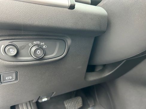 Used 2022 GMC Terrain SLE w/ Driver Convenience Package image 21