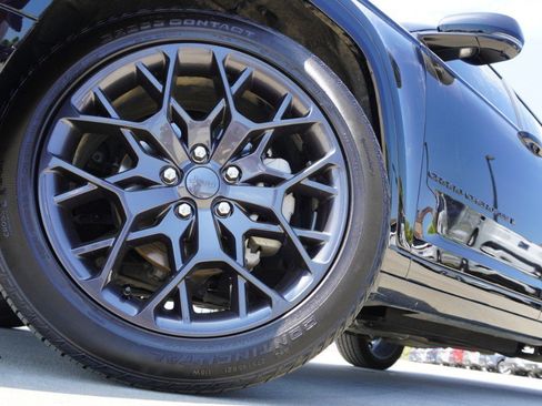 Used 2025 Jeep Grand Cherokee Summit AWD/4WD image 9