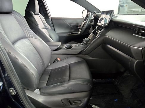 Used 2021 Toyota Venza Limited image 22