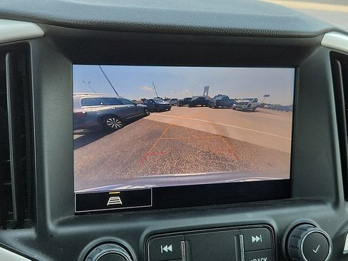 Used 2024 GMC Terrain SLT image 8