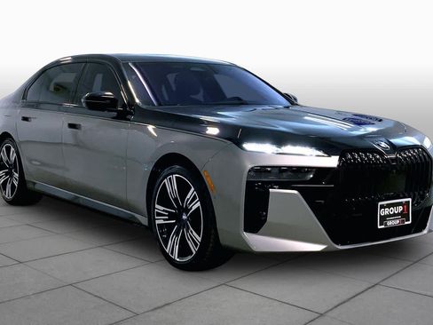 Used 2023 BMW 760i xDrive AWD/4WD image 4
