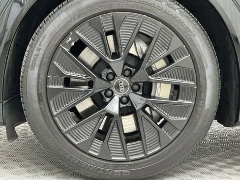 Used 2024 Audi Q8 e-tron Prestige w/ Prestige Package image 10