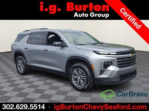 Used 2024 Chevrolet Traverse LT FWD image 1