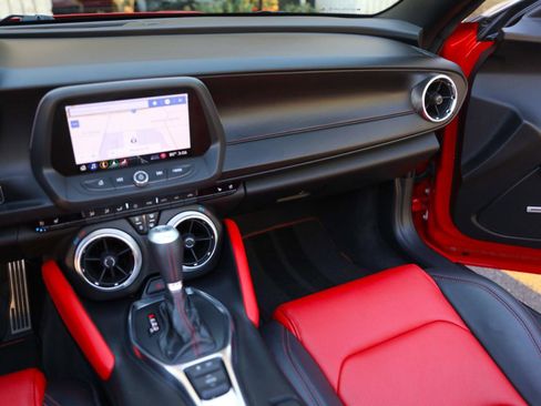 Used 2019 Chevrolet Camaro SS RWD image 29