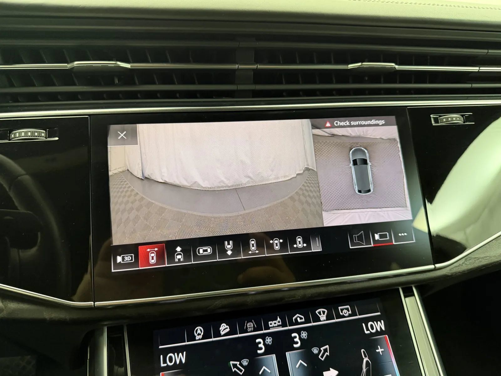 Used 2019 Audi Q8 Prestige AWD/4WD image 16
