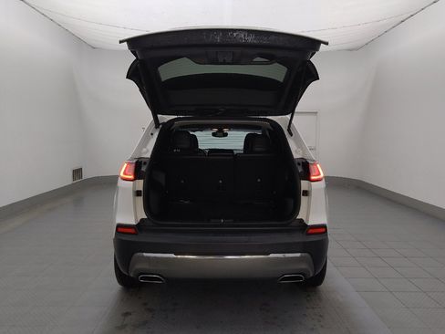 Used 2019 Jeep Cherokee Limited image 29