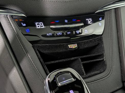 Used 2022 Cadillac XT5 Premium Luxury w/ Technology Package FWD image 32
