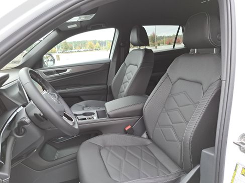 New 2026 Volkswagen Atlas Cross Sport SE image 14