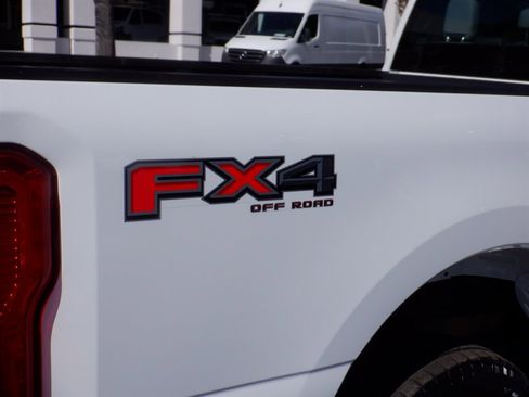 Used 2024 Ford F250 XL w/ FX4 Off-Road Package AWD/4WD image 7