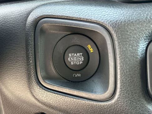 Used 2025 Jeep Gladiator Sport AWD/4WD image 10
