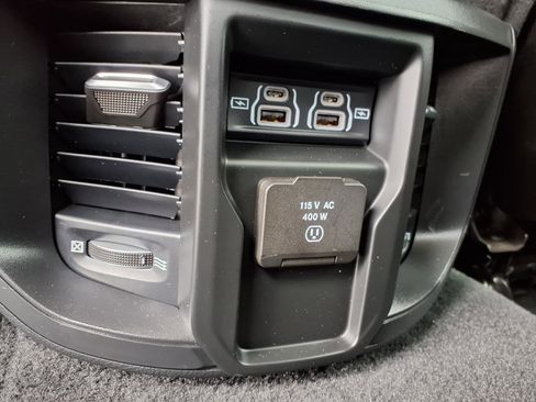 Used 2023 RAM 2500 Laramie AWD/4WD image 30