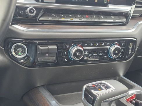 Used 2024 GMC Sierra 1500 SLT w/ SLT Premium Plus Package image 28