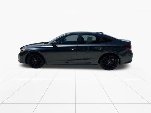 Used 2025 Honda Civic Sport image 4