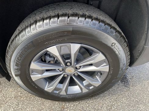 New 2025 Chevrolet Equinox LT image 30