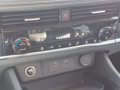 Certified 2023 Nissan Rogue SV w/ SV Premium Package image 7