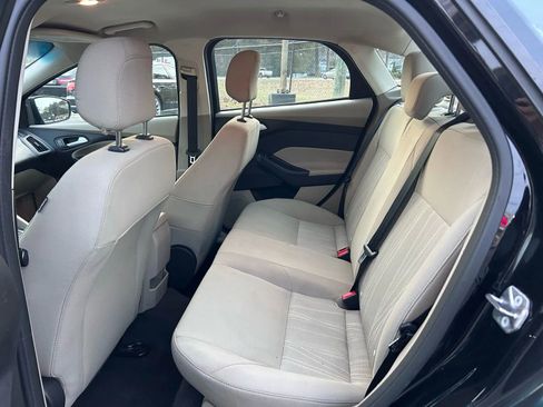 Used 2018 Ford Focus SE w/ Cold Weather Package image 6