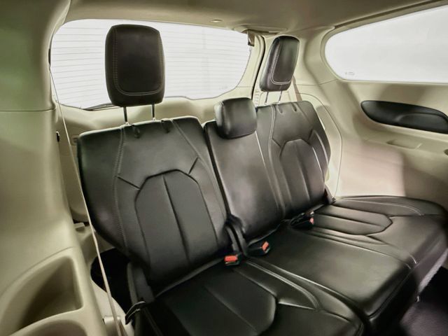 Used 2024 Chrysler Pacifica Touring-L FWD image 27