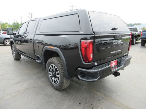 Used 2022 GMC Sierra 2500 AT4 w/ AT4 Preferred Package AWD/4WD image 10
