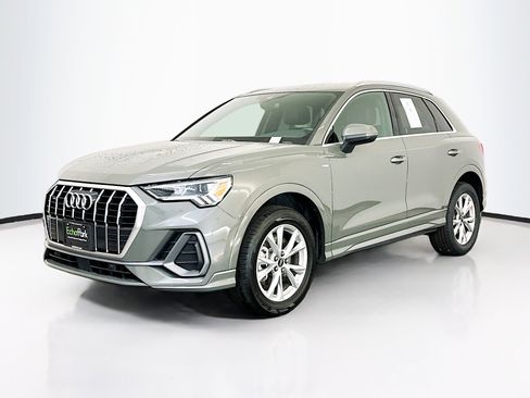 Used 2025 Audi Q3 2.0T Premium image 3