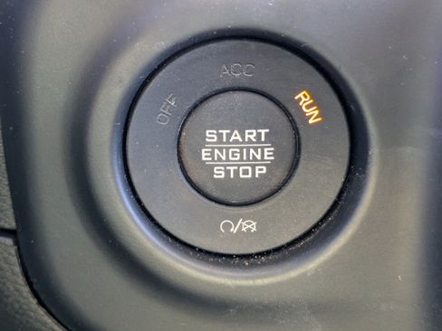 Used 2019 Jeep Wrangler Sport image 29