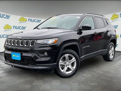 Used 2024 Jeep Compass Latitude w/ Altitude Special Edition image 3