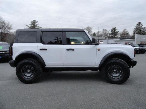 Used 2025 Ford Bronco Badlands w/ Sasquatch Package image 4