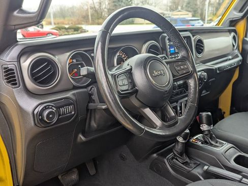Used 2021 Jeep Wrangler Willys image 9