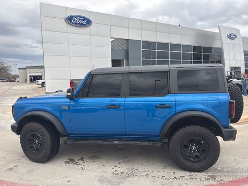 Used 2023 Ford Bronco Wildtrak image 8
