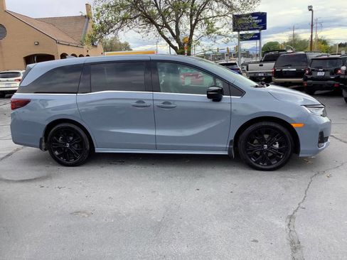 Used 2025 Honda Odyssey Sport-L image 11