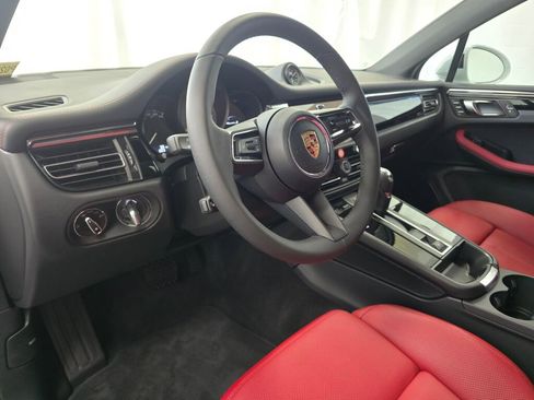 New 2026 Porsche Macan S image 4
