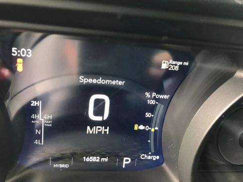Used 2025 Jeep Wrangler Unlimited Rubicon 4xe w/ Convenience Group AWD/4WD image 17