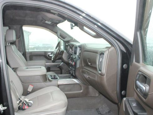 Used 2022 Chevrolet Silverado 3500 LTZ w/ LTZ Plus Package image 11