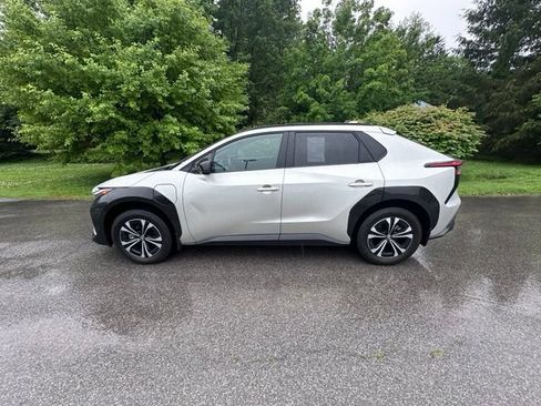 Used 2025 Toyota bZ4X AWD w/ Weather Package image 6