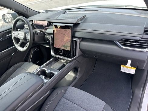 New 2025 GMC Acadia Elevation image 26