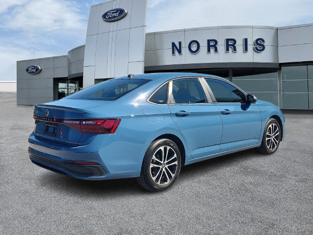 Used 2025 Volkswagen Jetta Sport FWD image 4